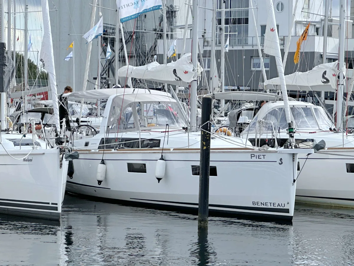 Oceanis 38.1 "Piet"