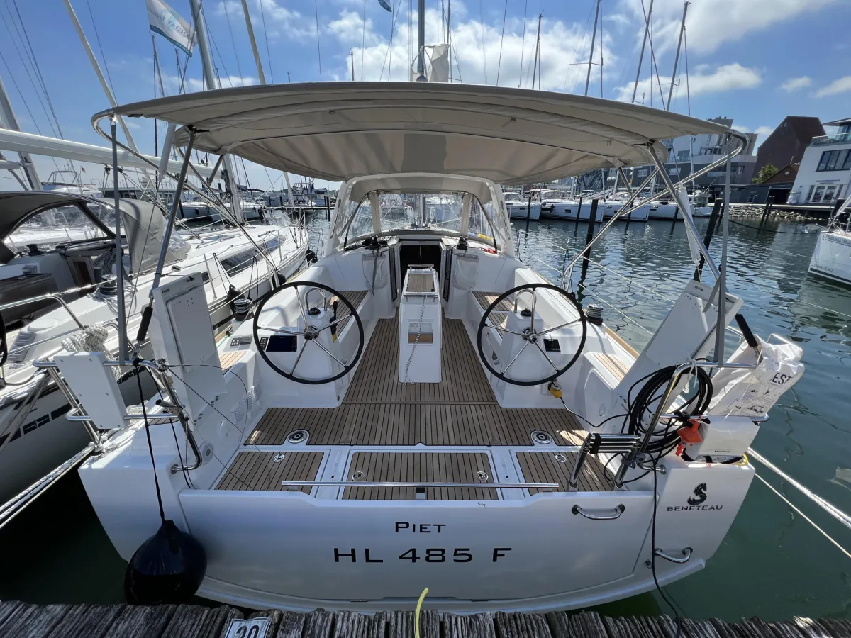 Oceanis 38.1 "Piet"
