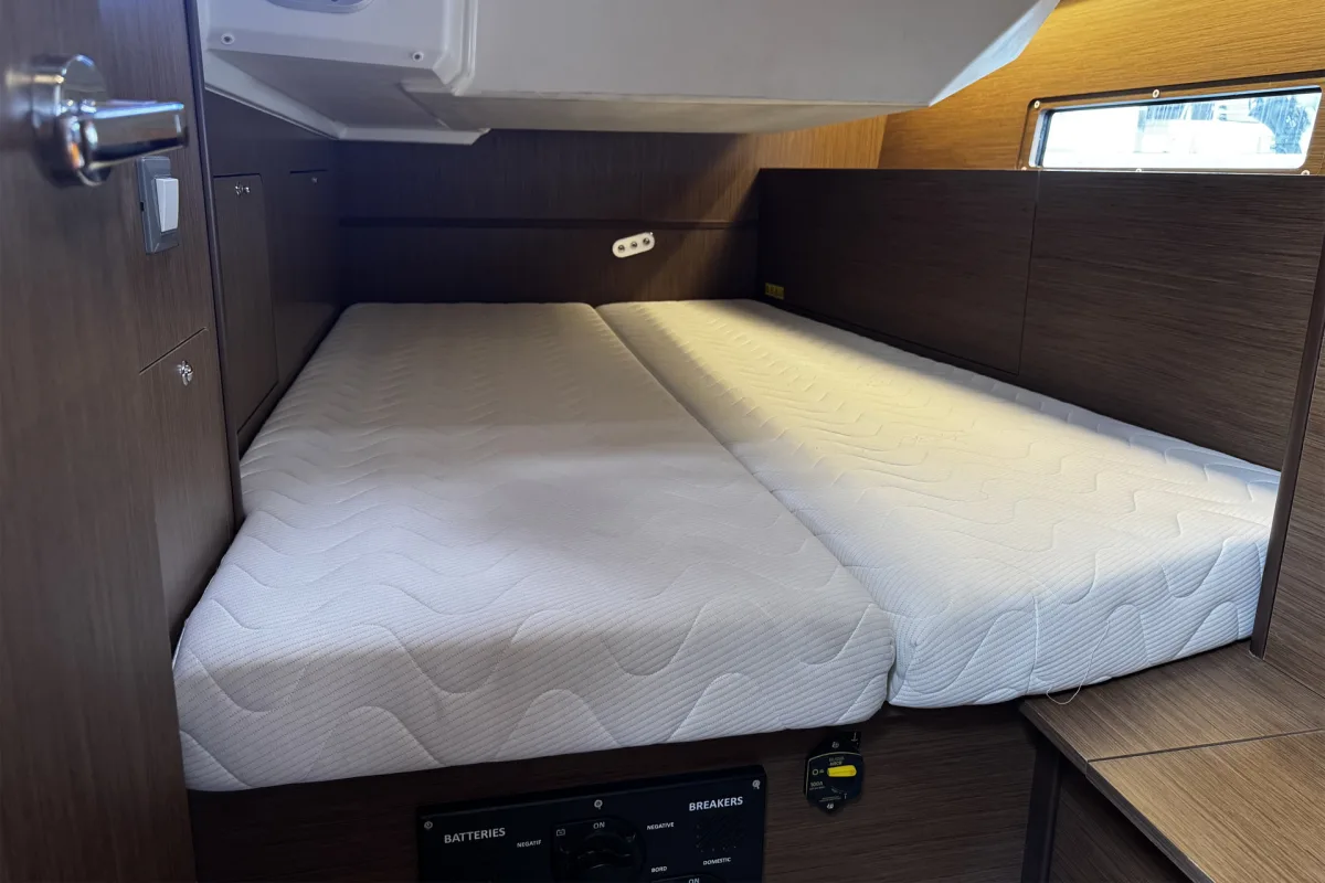 Oceanis 40.1 "Kiki"