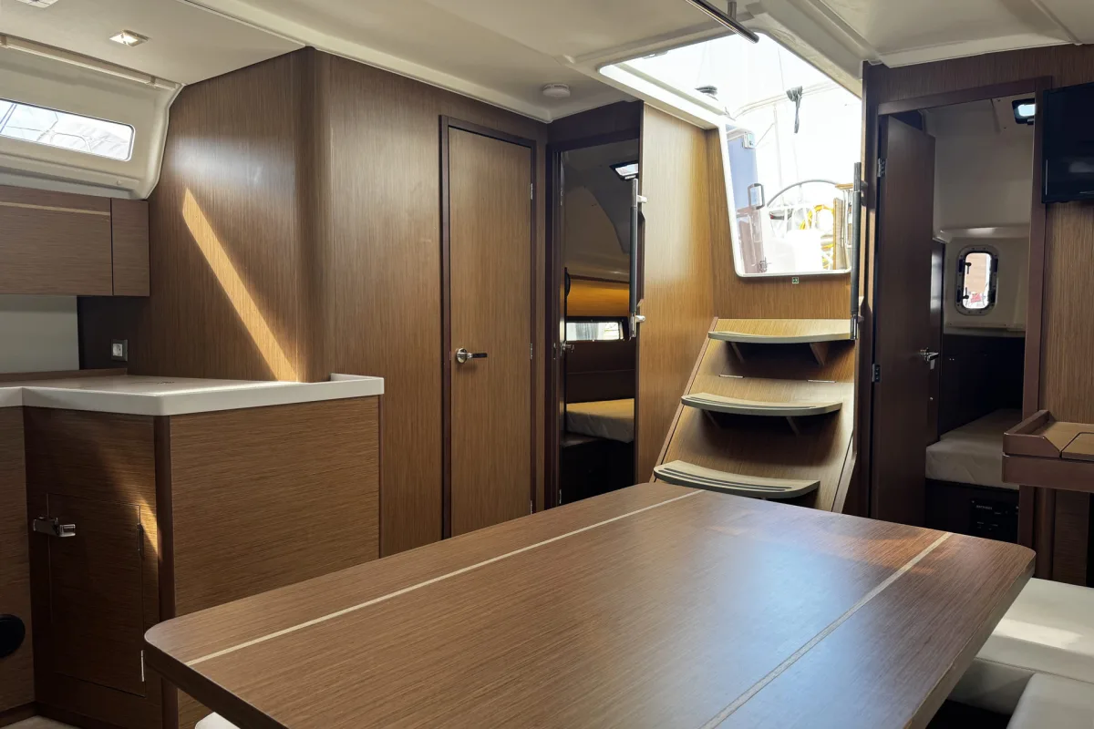 Oceanis 40.1 "Kiki"