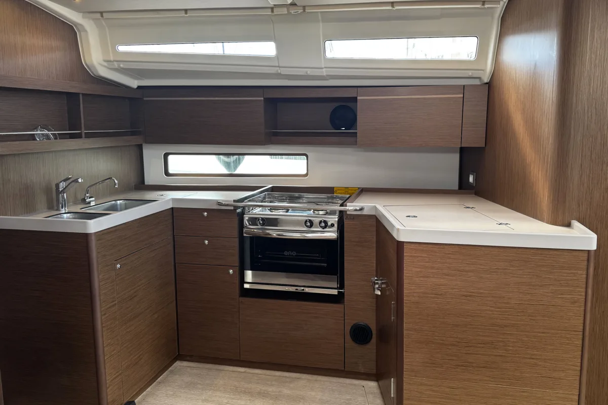Oceanis 40.1 "Kiki"