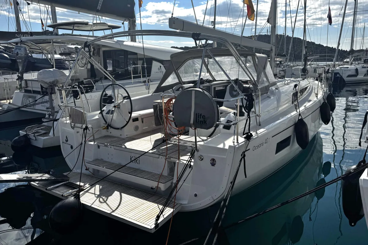 Oceanis 40.1 "Kiki"