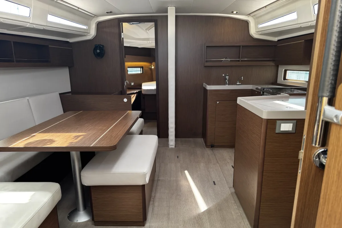 Oceanis 40.1 "Kiki"