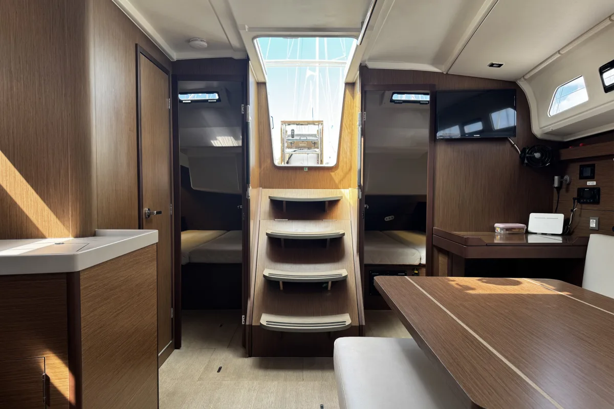 Oceanis 40.1 "Kiki"