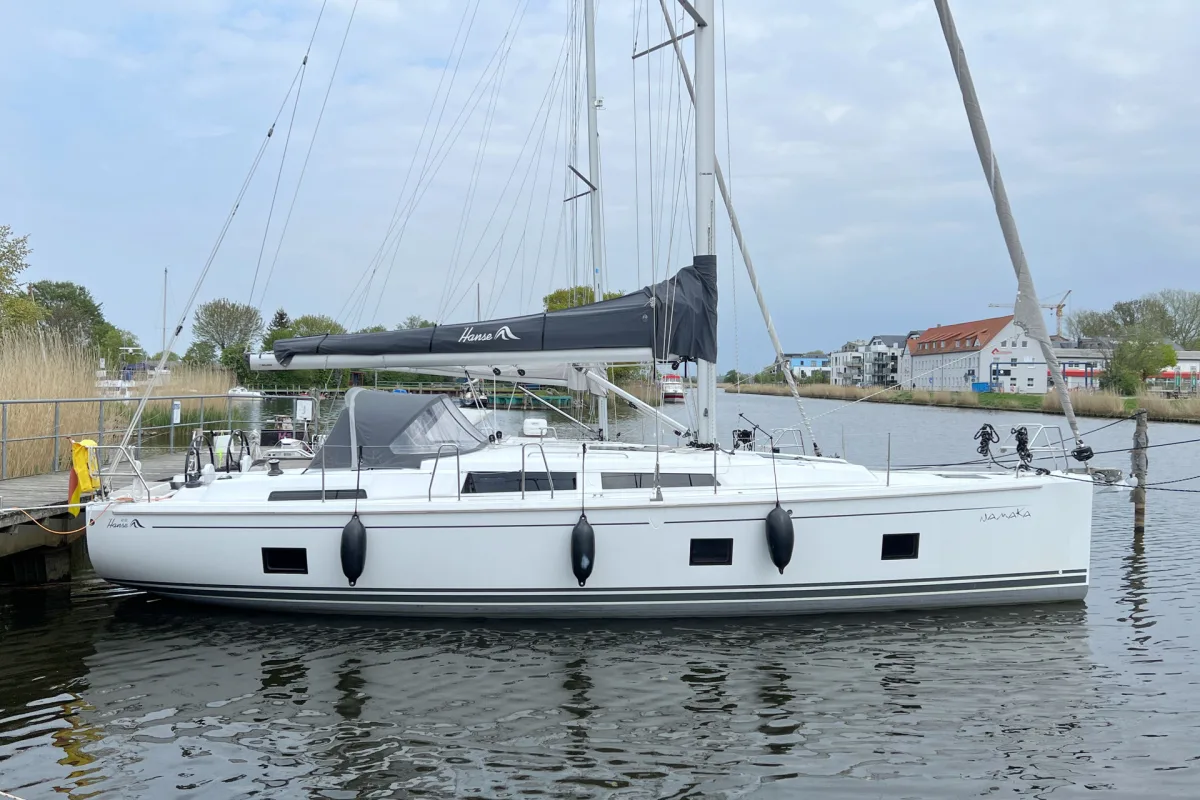 Hanse 418 "Namaka"