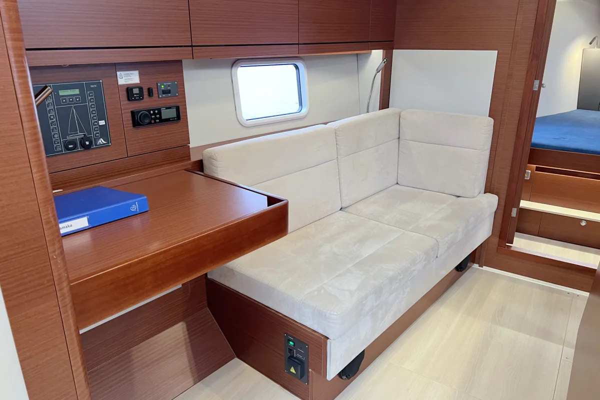 Hanse 418 "Namaka"
