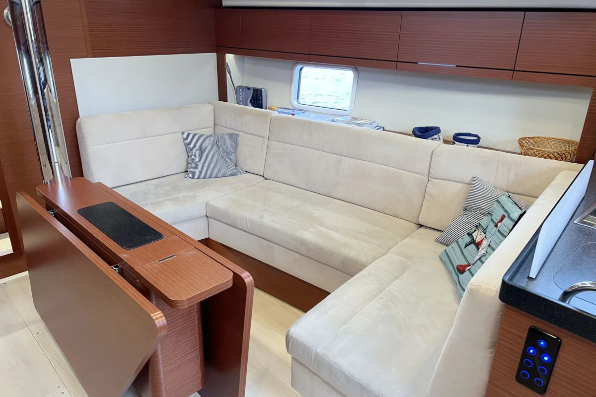 Hanse 418 "Namaka"