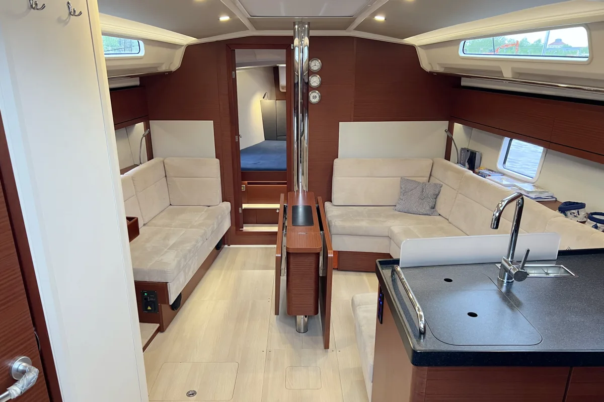 Hanse 418 "Namaka"
