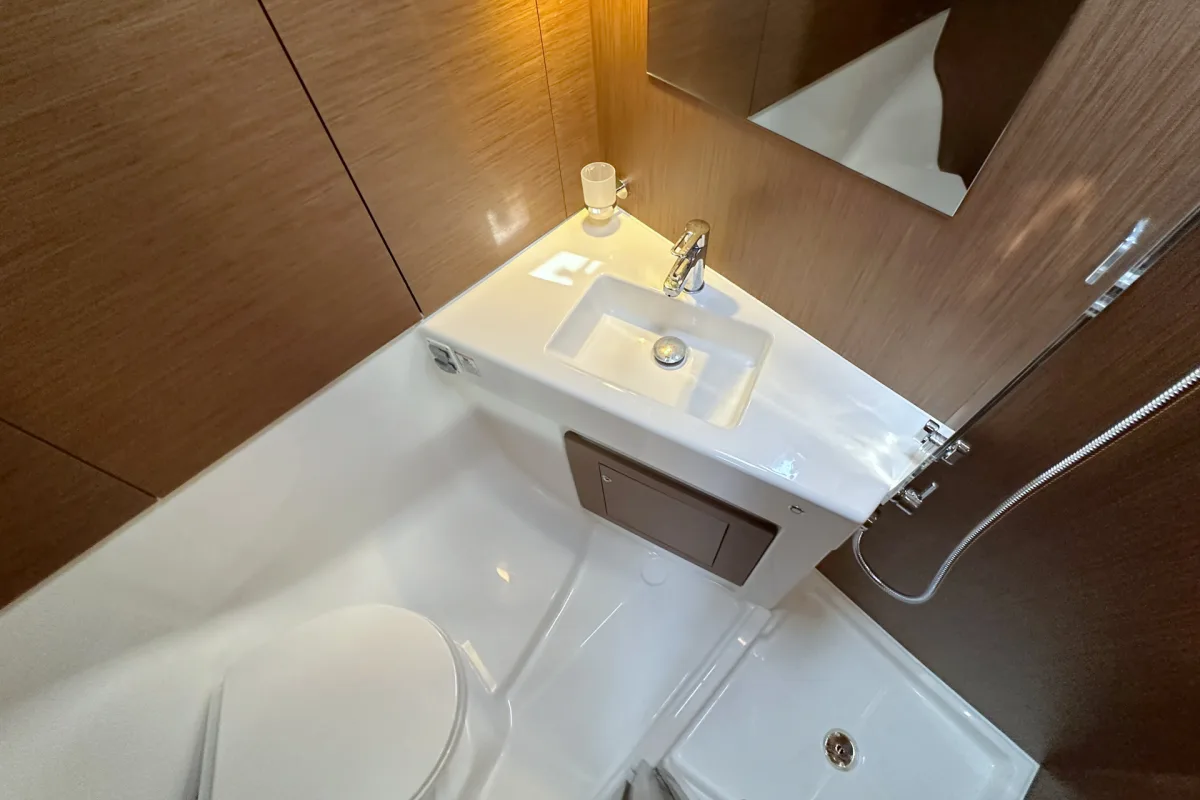 Oceanis 40.1 "Hatha"