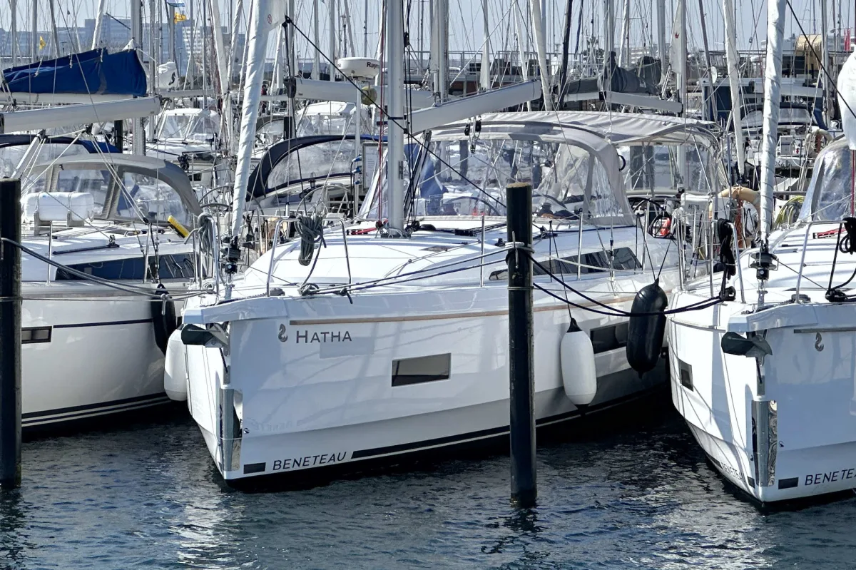 Oceanis 40.1 "Hatha"