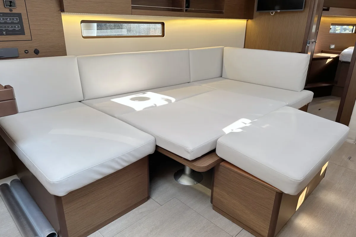 Oceanis 40.1 "Hatha"