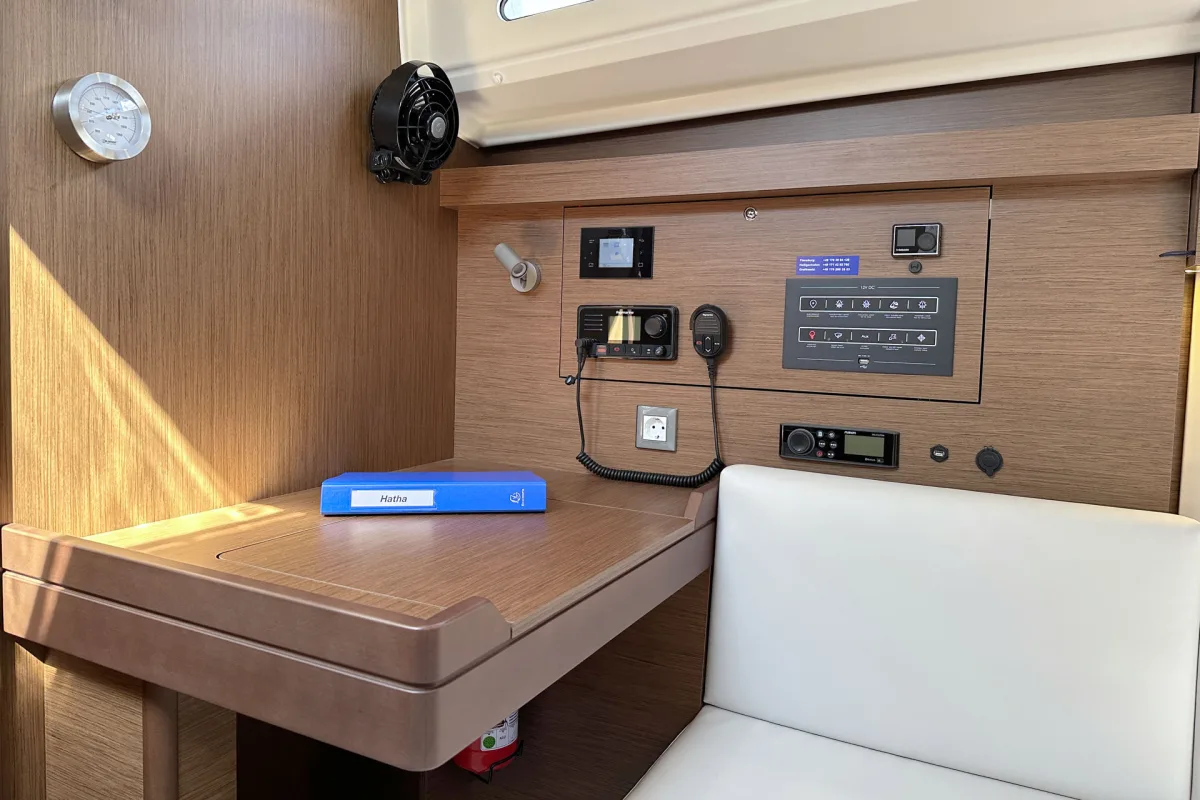 Oceanis 40.1 "Hatha"