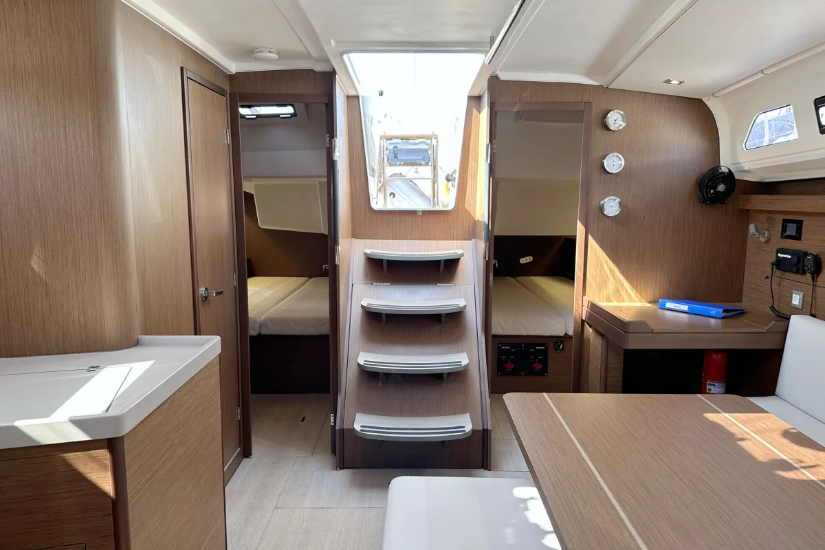 Oceanis 40.1 "Hatha"