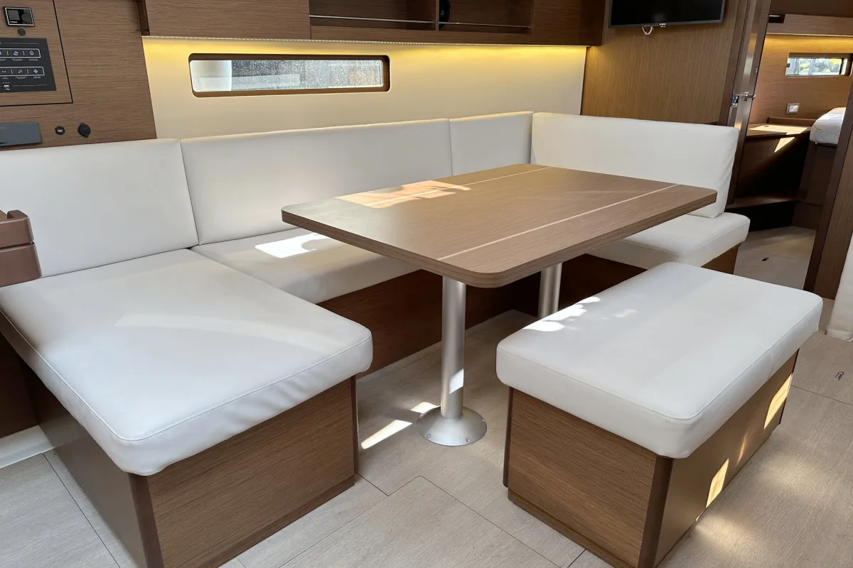 Oceanis 40.1 "Hatha"