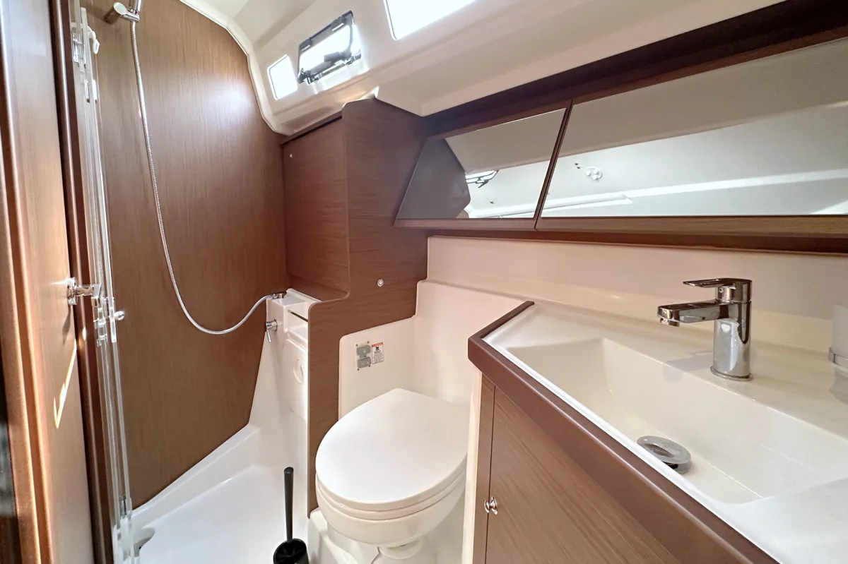 Oceanis 40.1 "Hatha"