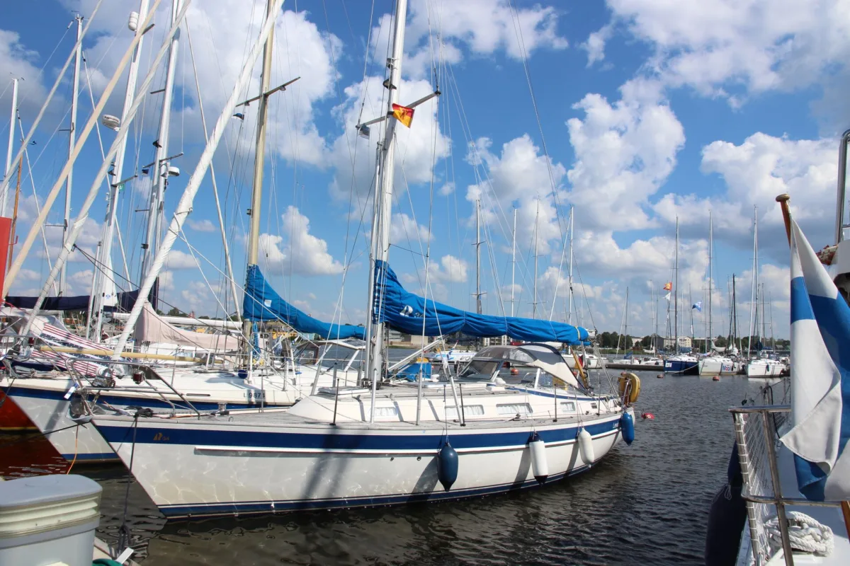 Hallberg-Rassy 34
