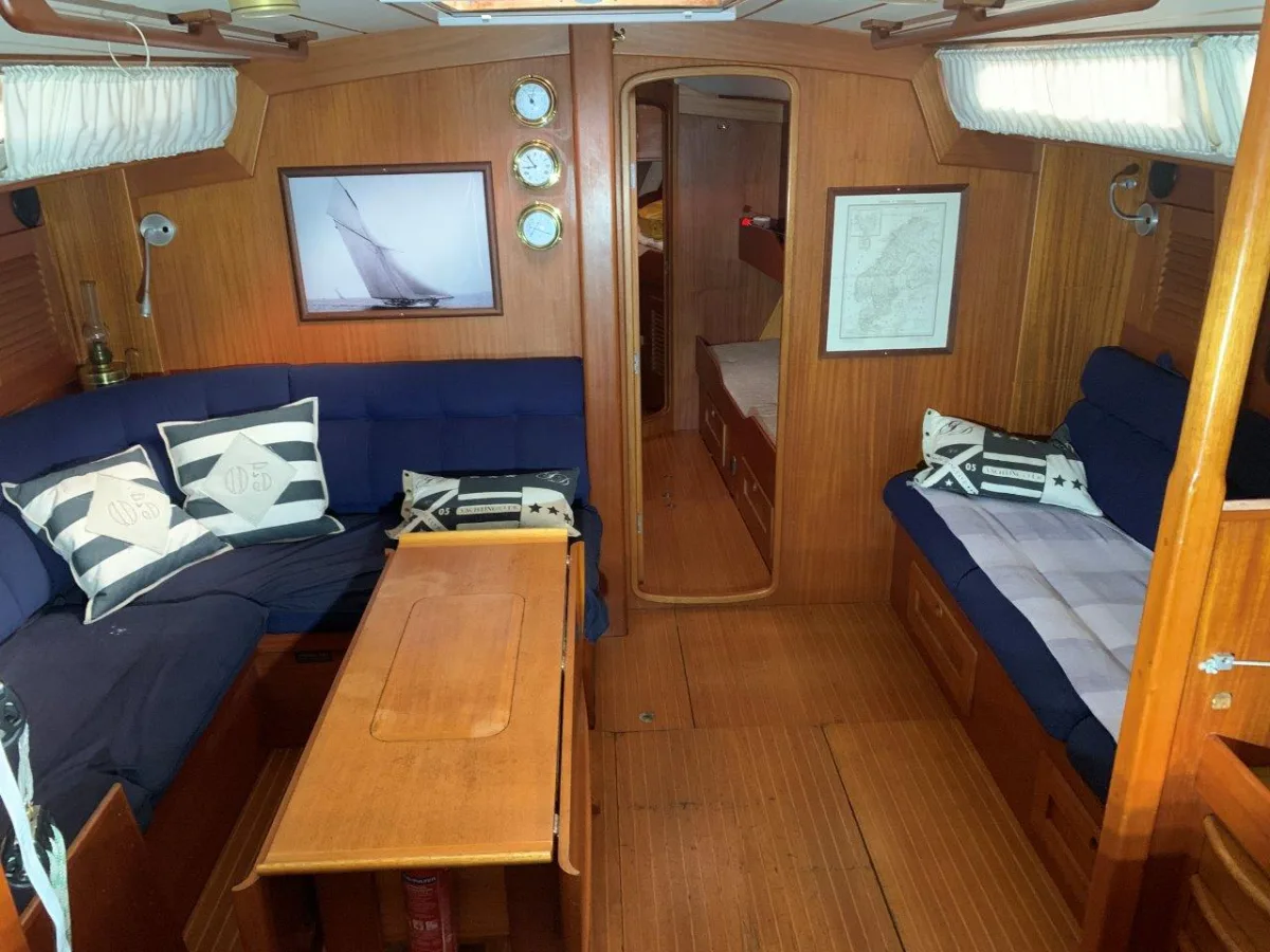 Hallberg-Rassy 45