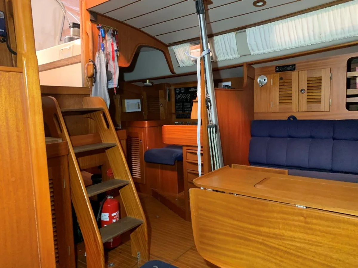 Hallberg-Rassy 45