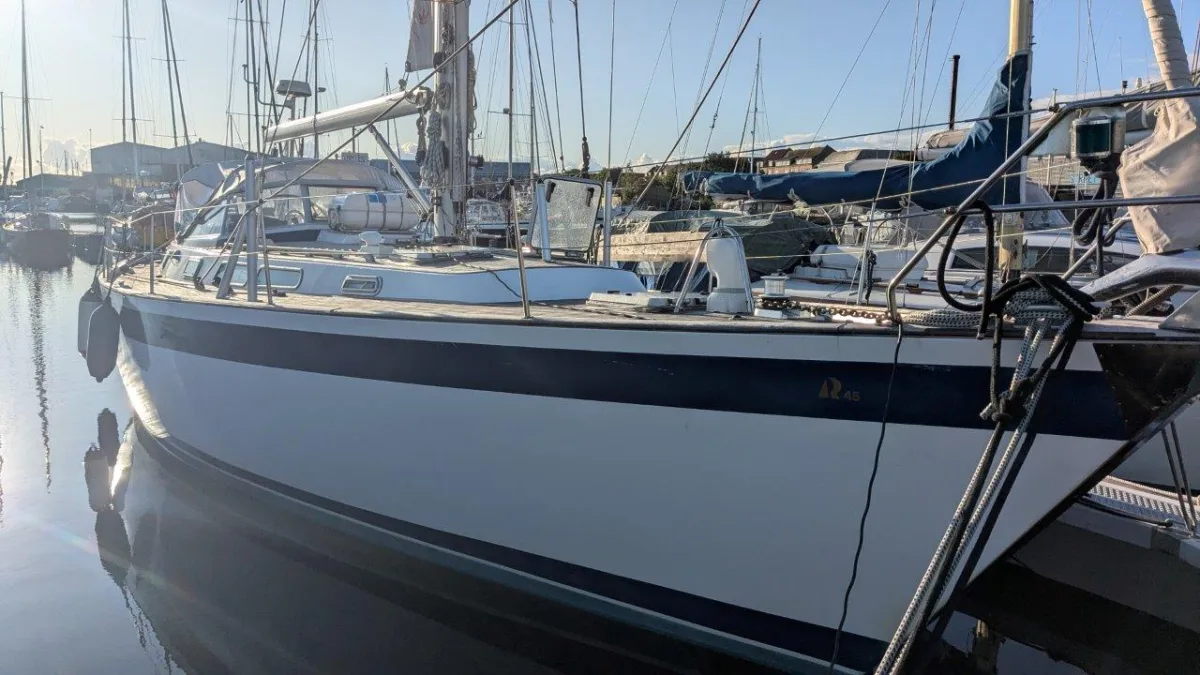 Hallberg-Rassy 45