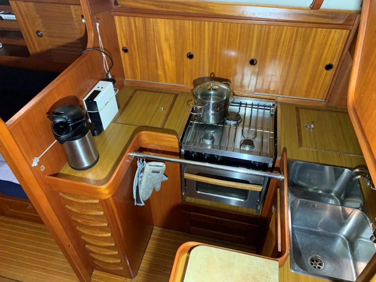 Hallberg-Rassy 45