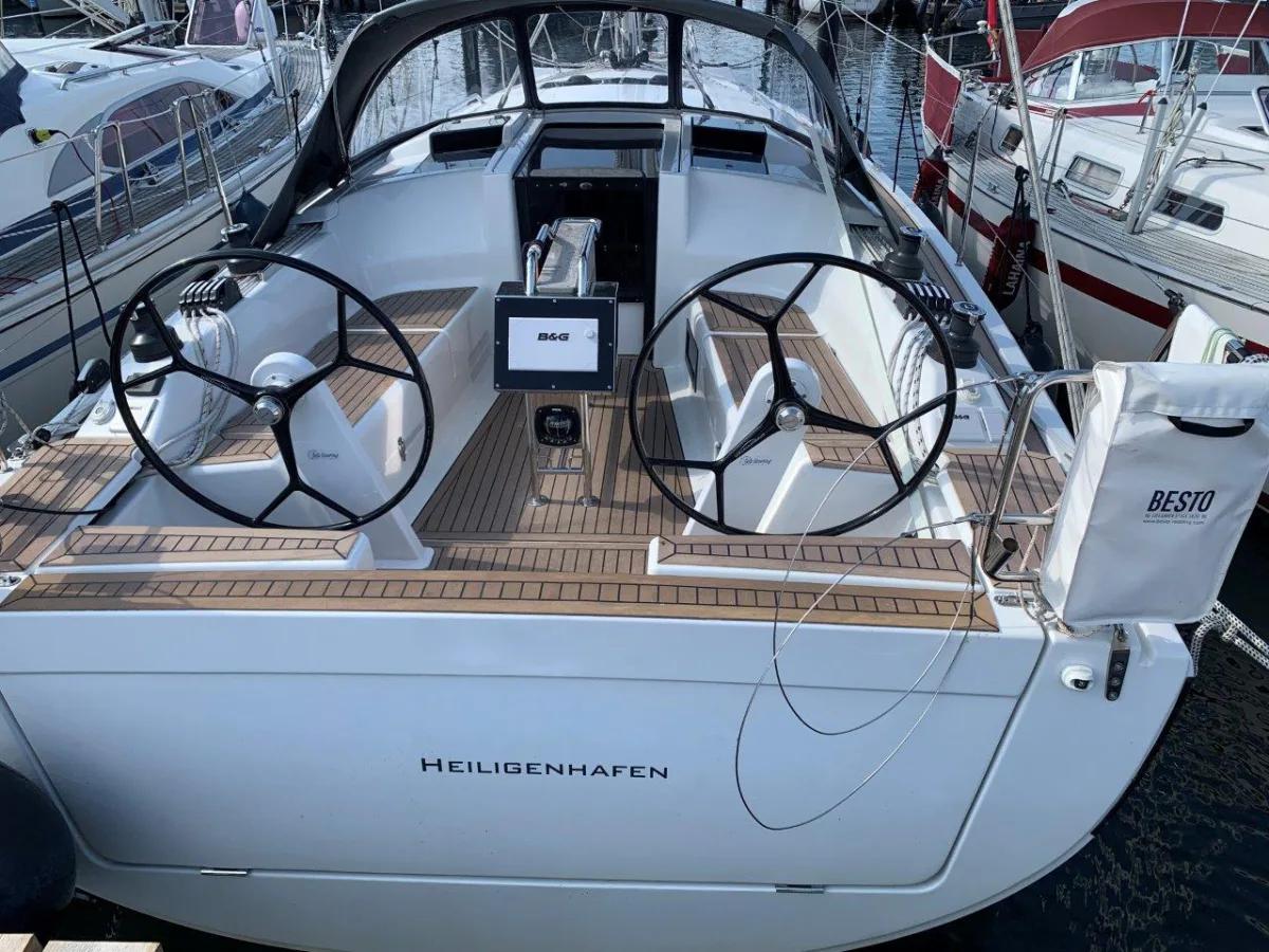 Hanse 348
