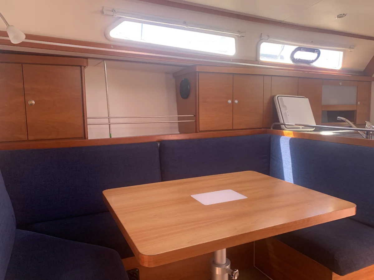Hanse 370