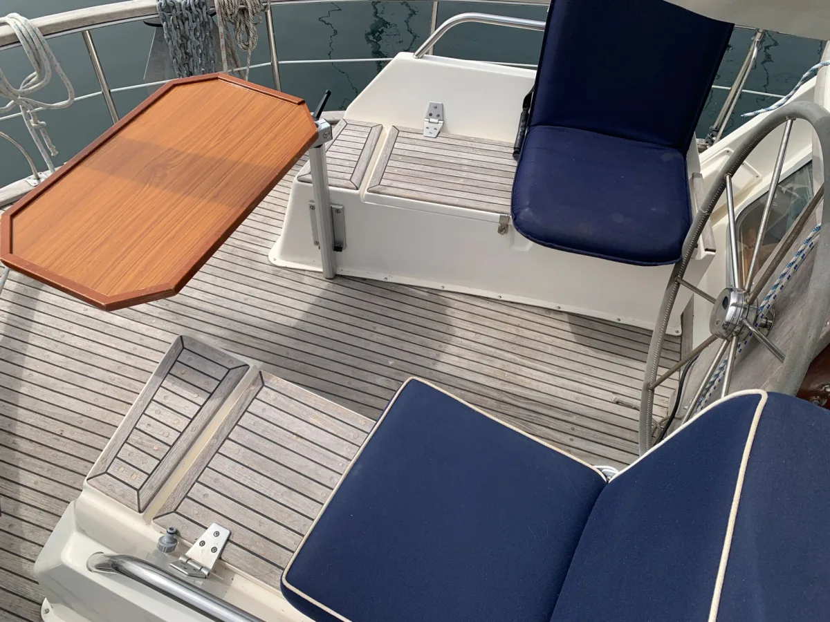 Nauticat 33