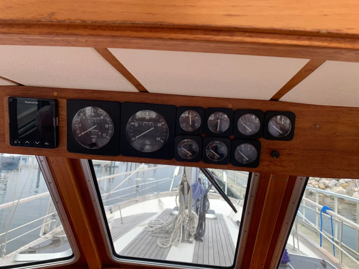 Nauticat 33