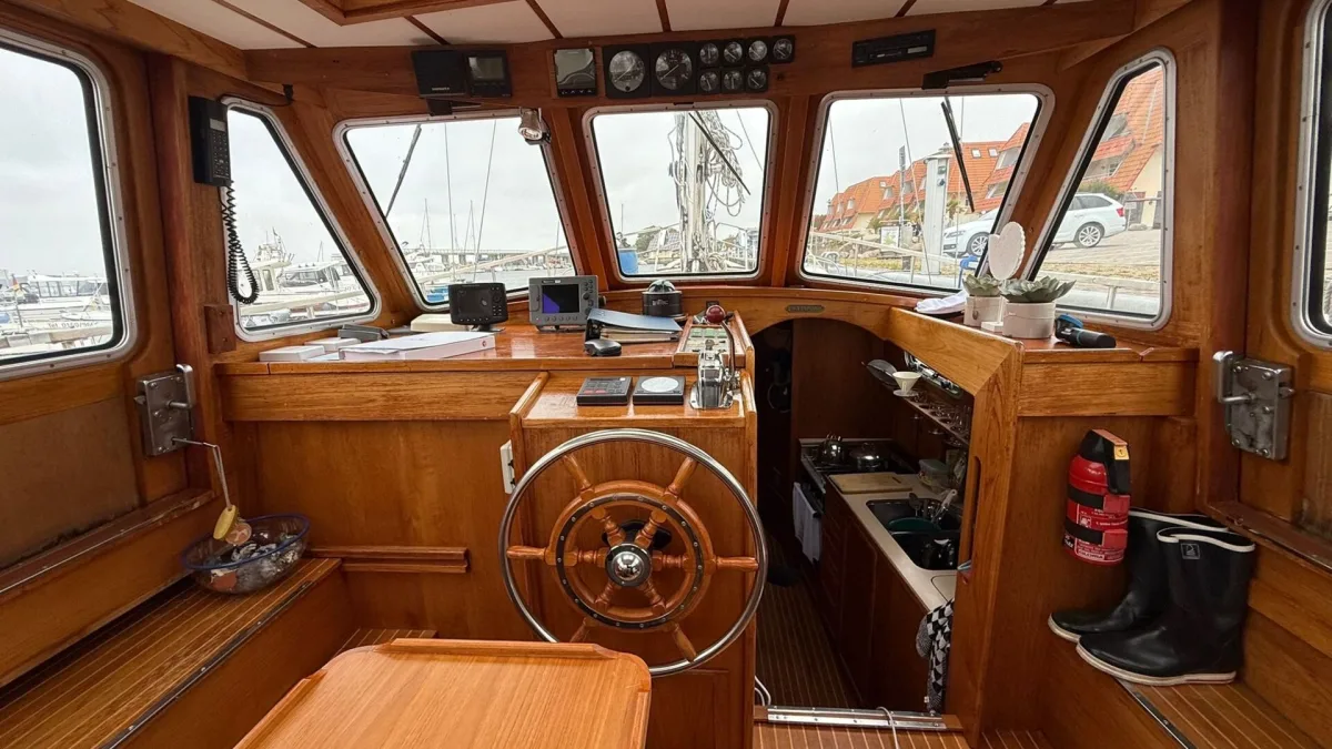 Nauticat 33