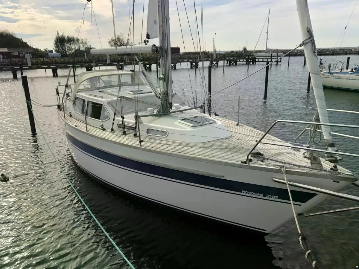 Nordship 35 Decksalon