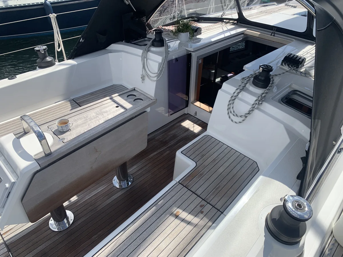 Bavaria C 38