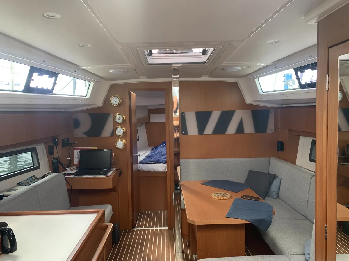 Bavaria C 38