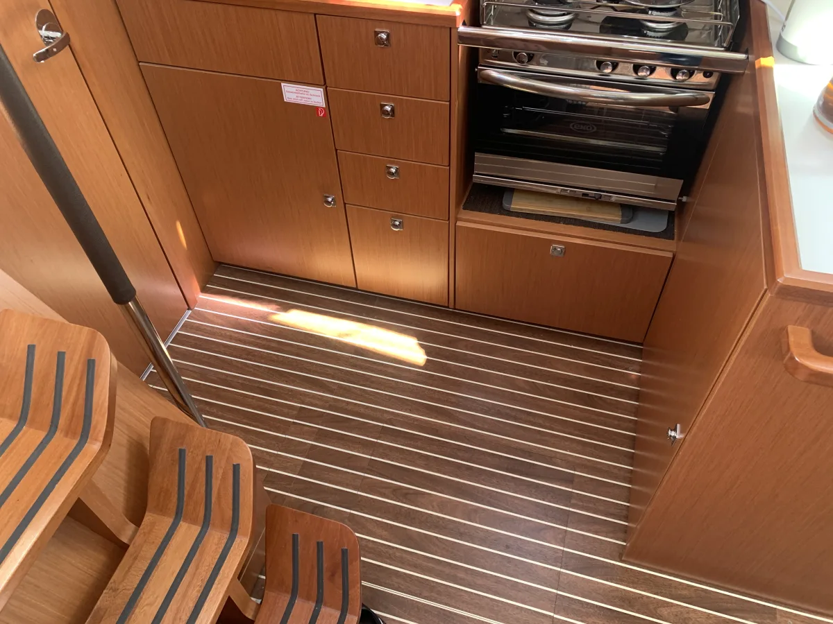 Bavaria C 38