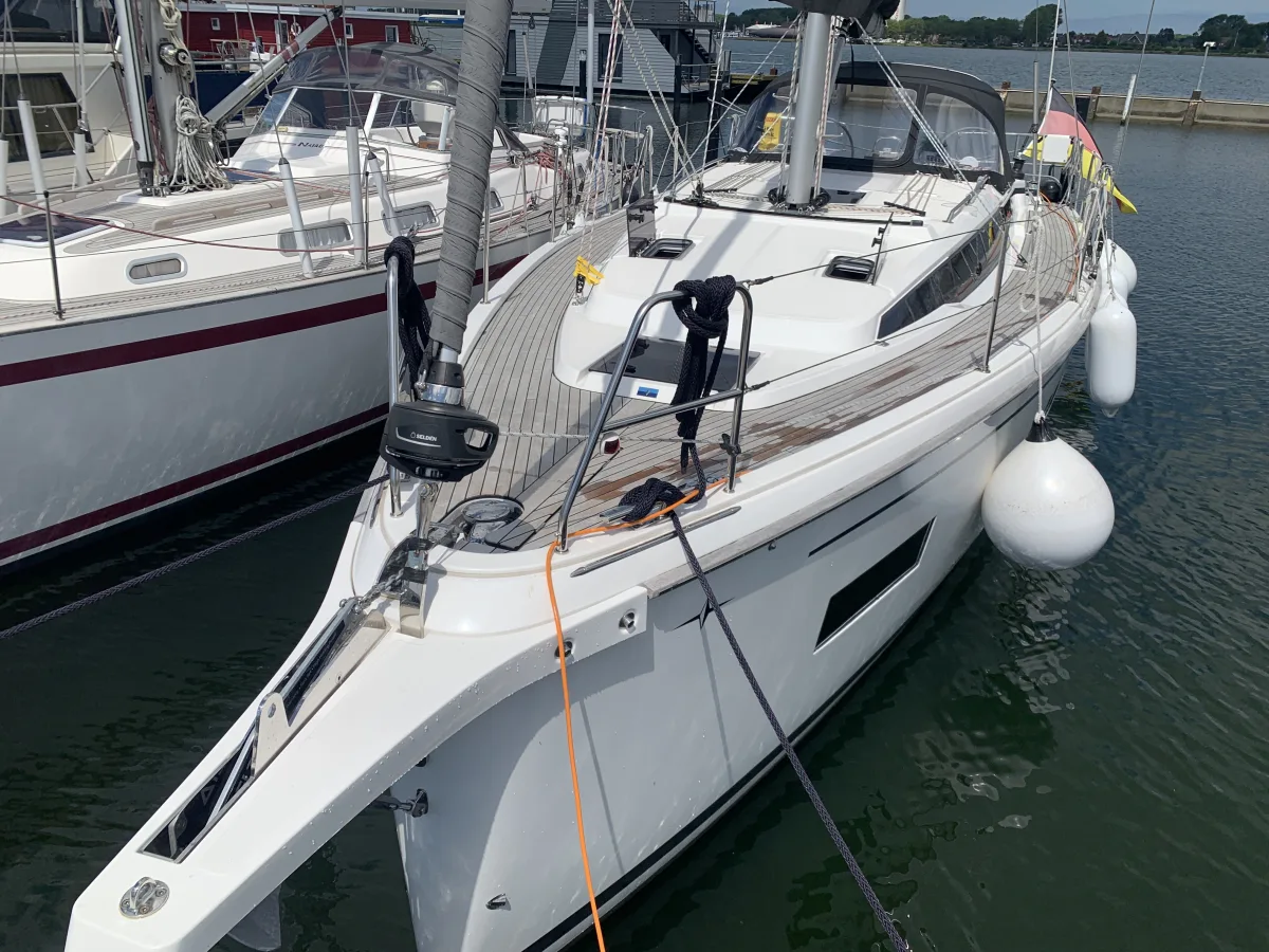 Bavaria C 38