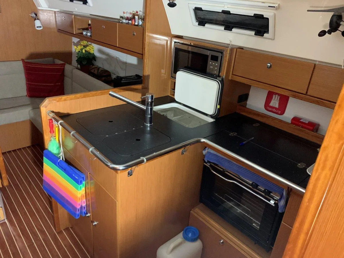 Bavaria Cruiser 36