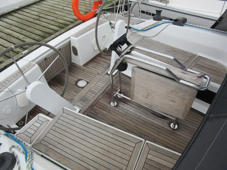 Hanse 348