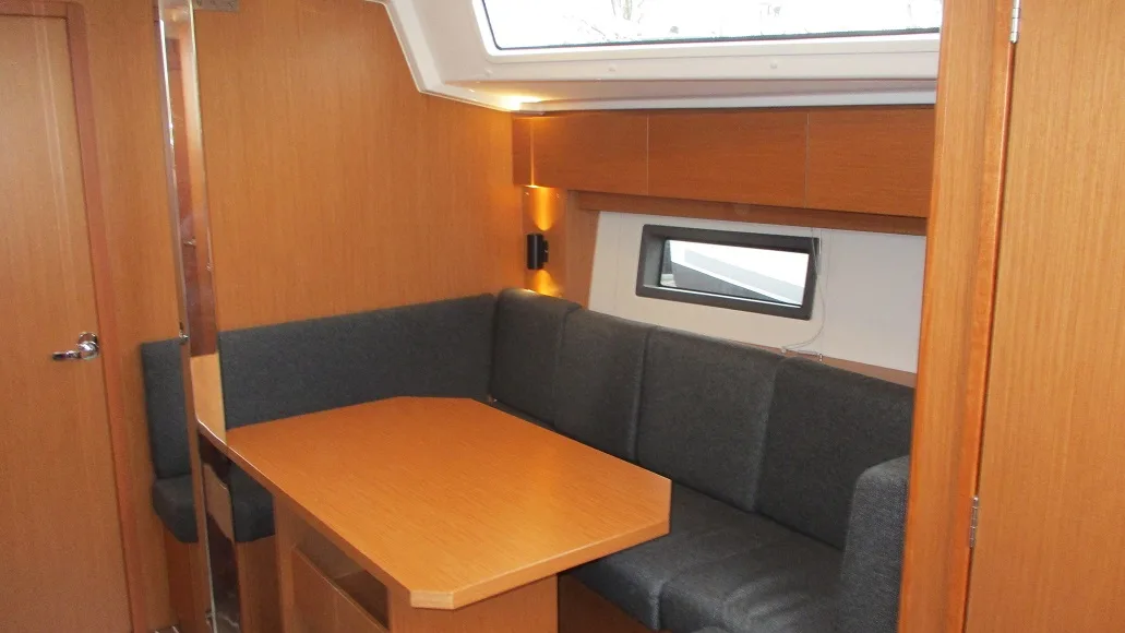 Bavaria C38